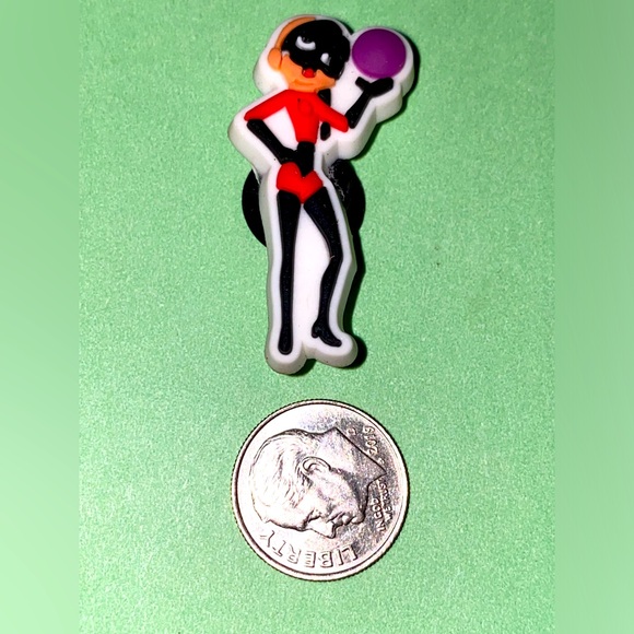(10 for $15 Helen Parr The Incredibles Crocs Shoe Charms - Picture 1 of 1
